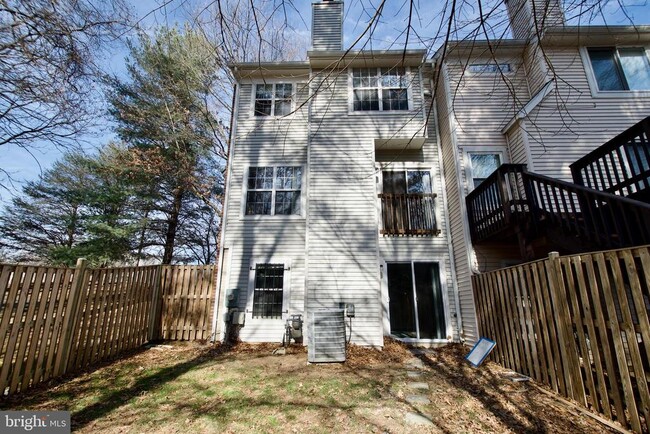 Building Photo - 1701 Stourbridge Ct