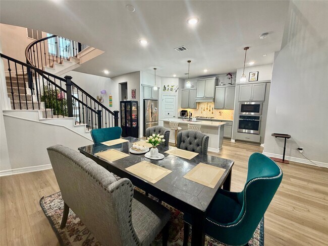 Building Photo - 25859 Rippey Gln Dr