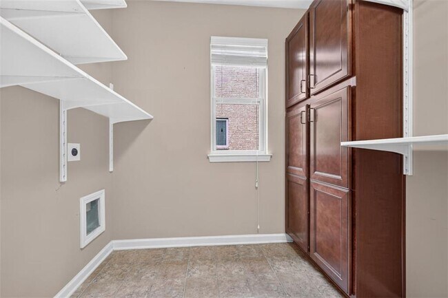 Building Photo - 1572 Lenox Overlook Rd
