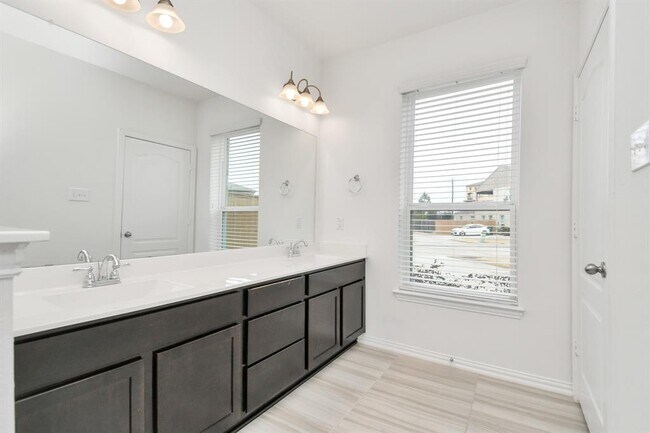 Building Photo - 3316 Harmony View Ln