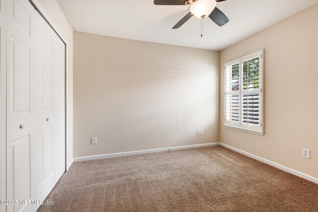 Building Photo - 14000 Red Rock Lake Dr