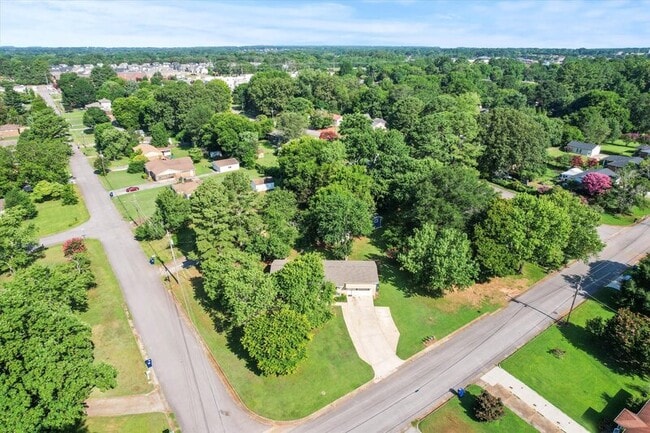 Building Photo - 507 Clift Dr