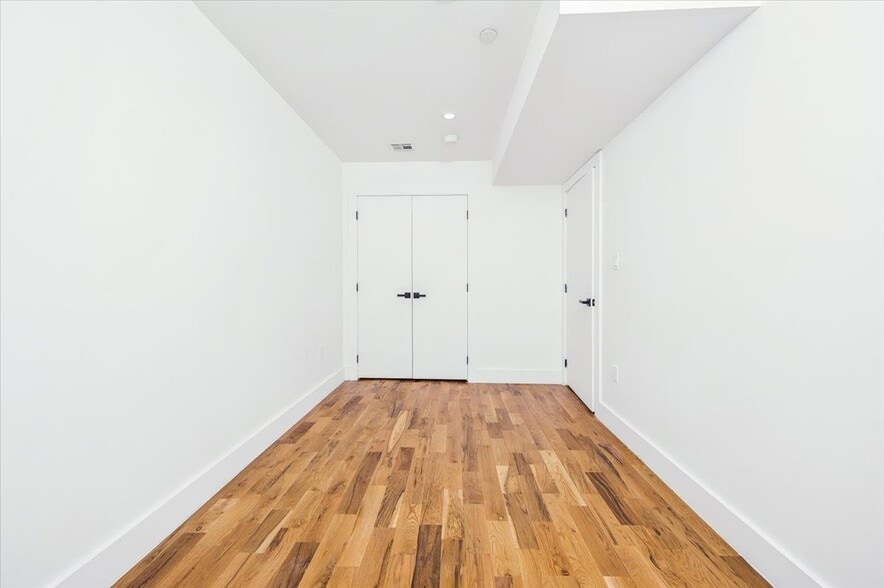 Building Photo - 218-36 133rd Rd