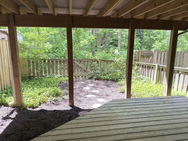 Building Photo - Beautiful 4 Bed 2.5 Bath Townhome in Burke For Rent!