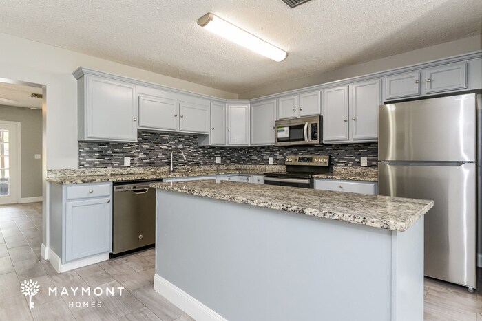 Building Photo - 621 Deauville Ct