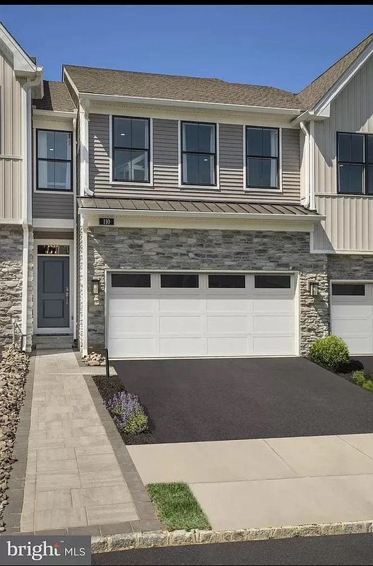 Building Photo - 110 Segel Dr