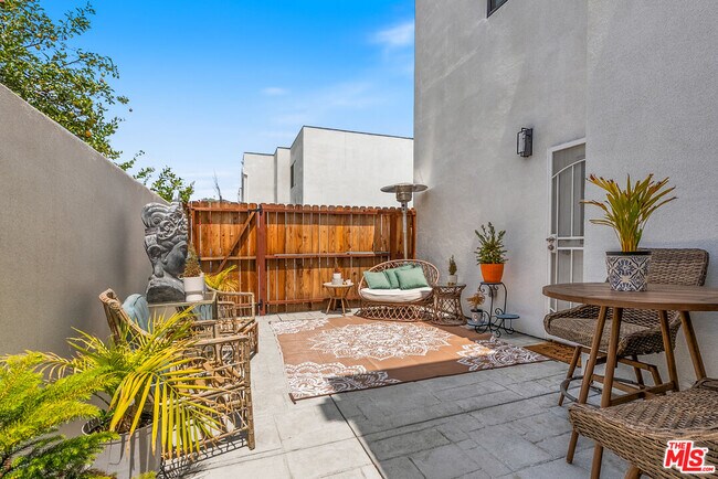 Building Photo - 9109 N Nilo Ln