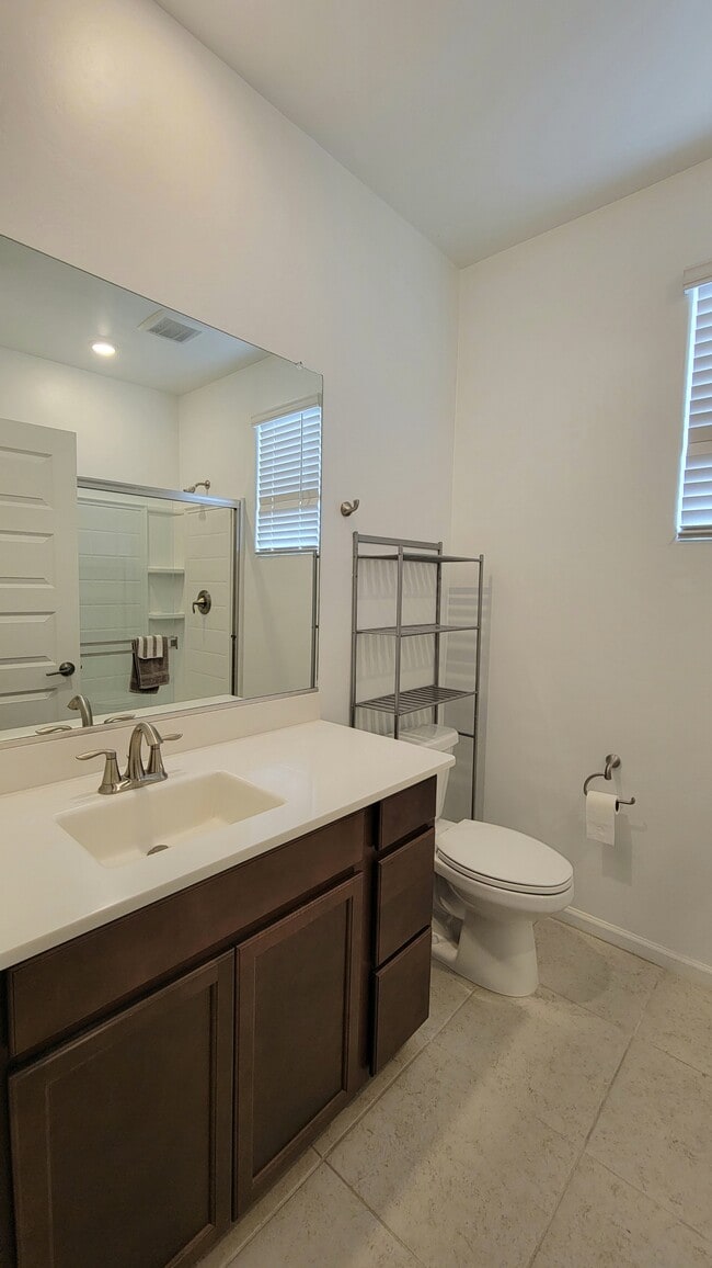 Building Photo - 7152 W Vineridge Dr