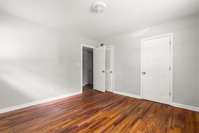 Building Photo - 190 Opal Dr