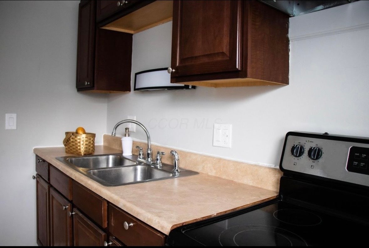 Building Photo - 2887 Atwood Ter