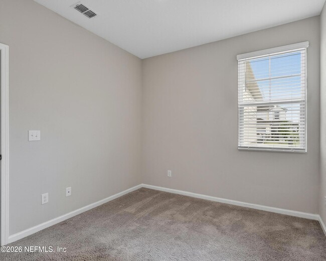 Building Photo - 14757 Cashew Ave