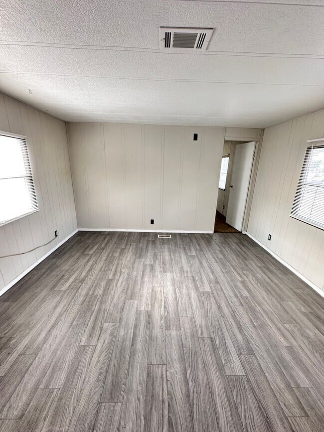 Building Photo - 6728 San Luis Obispo Ave NE