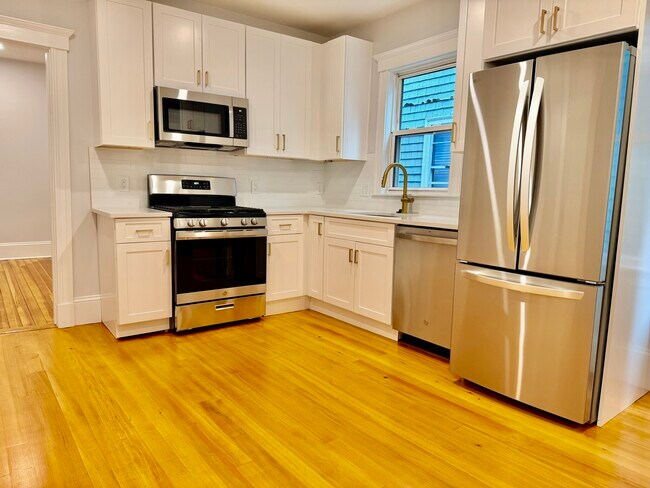 Building Photo - 24 Dawes St