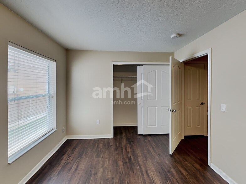 Building Photo - 10512 Boyette Creek Blvd