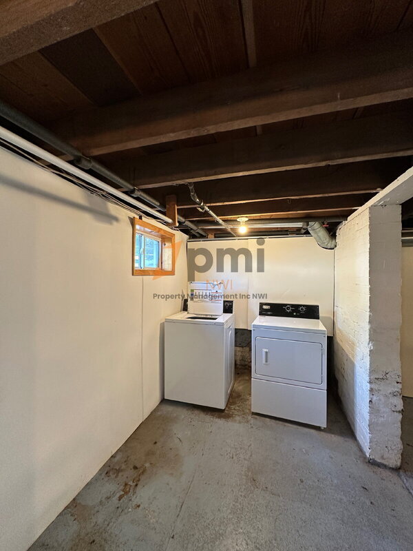Building Photo - 203 Locust St