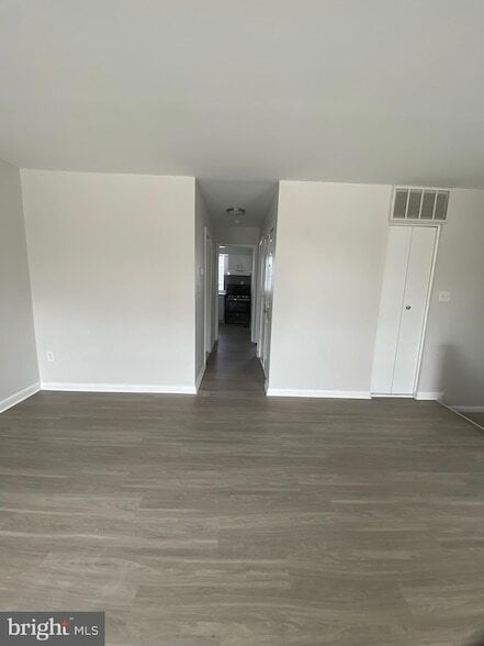 Building Photo - 1117 Chesapeake Dr
