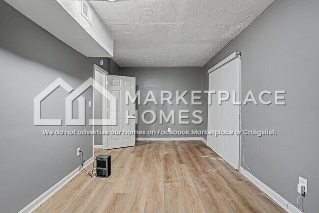 Building Photo - 956 Windwood Ct
