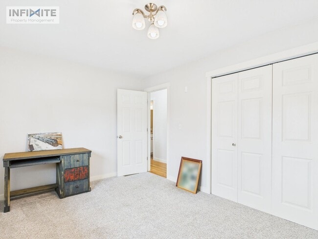 Building Photo - Great Four Bedroom!