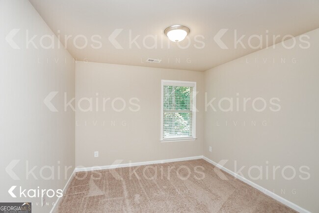 Building Photo - 170 Mandy Ln