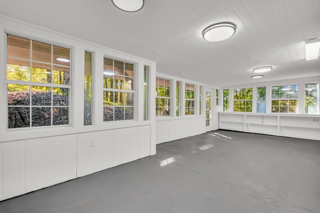 Building Photo - 222 Carr Rd