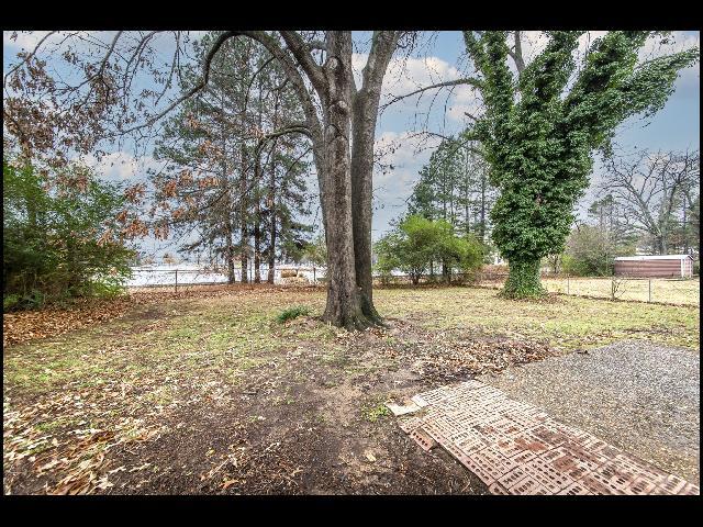 Building Photo - 143 Oaklawn Dr