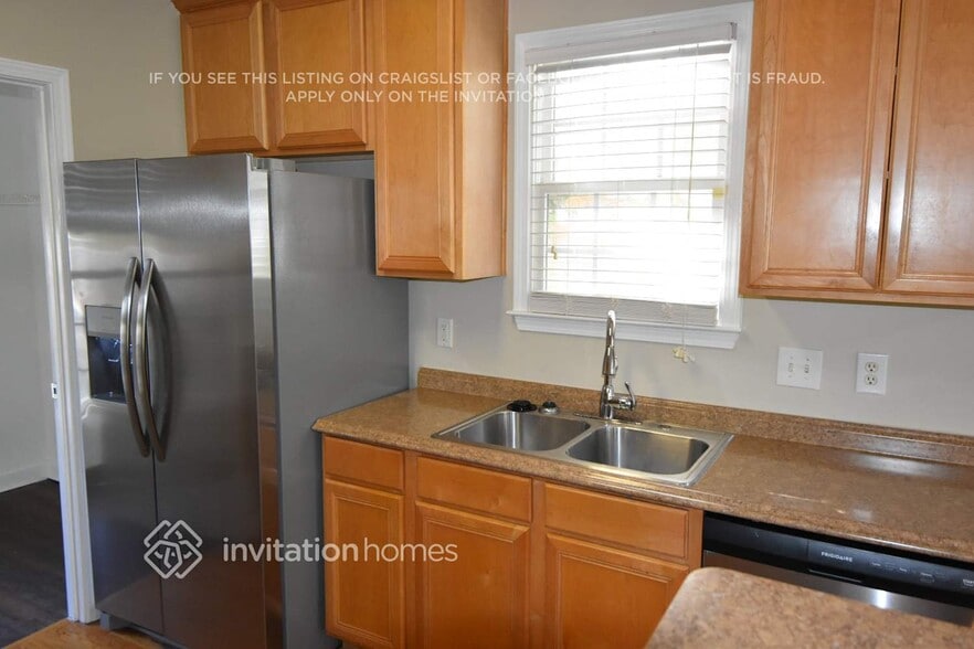 Building Photo - 912 Siena Dr