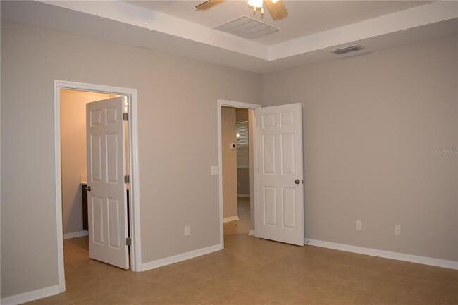 Building Photo - 8112 Summerlake Groves St