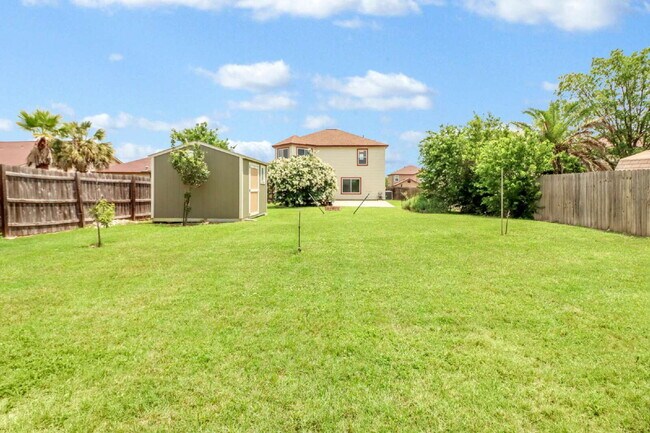 Building Photo - "Discover Your Dream Home: Spacious 3-Bedroom Oasis with Granite Elegance in San Antonio!"