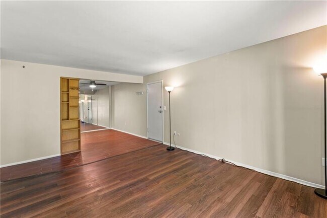 Building Photo - 4073 Sanlin Dr