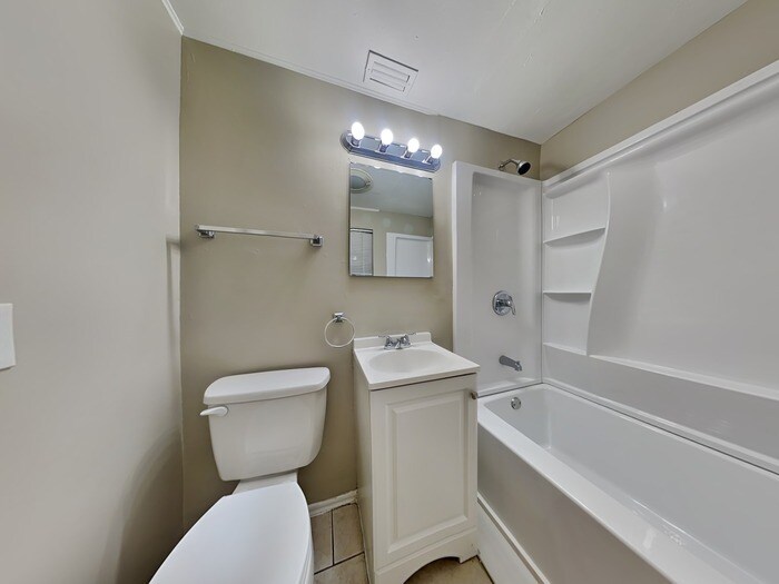 Building Photo - 7047 Sonora Dr N