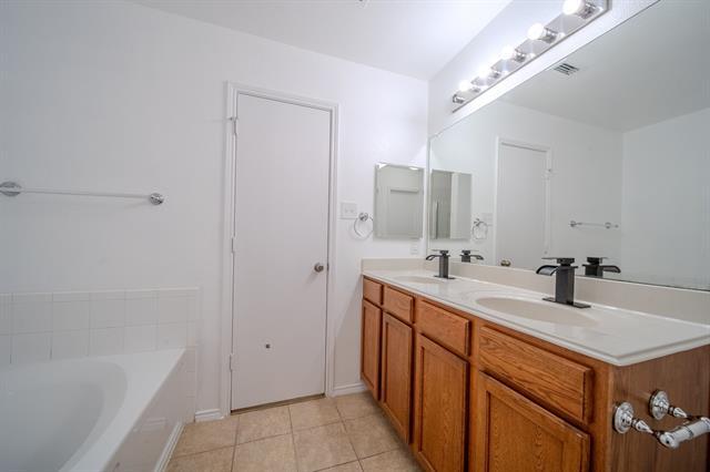 Building Photo - 2037 Cedar Trail
