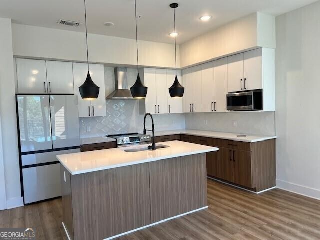 Building Photo - 112 Rogers St NE