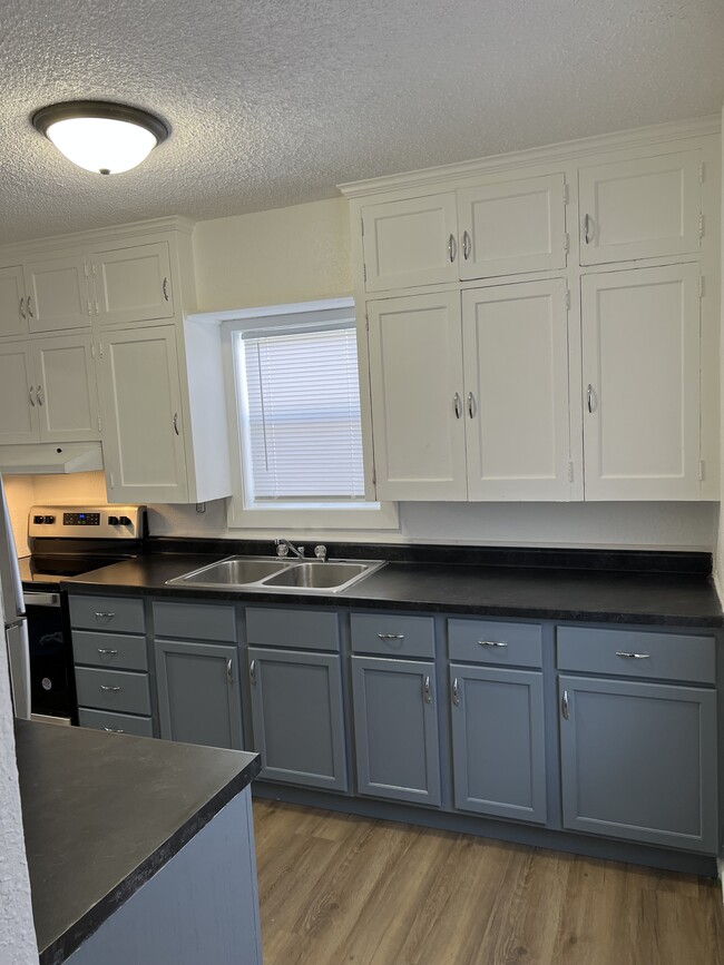 112 14th St S - 112 14th St S Moorhead MN 56560 | Apartment Finder