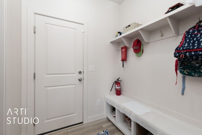 Building Photo - 2577 N Velvet Moon Dr