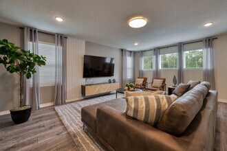 Building Photo - 1939 Tropical Palms Cir