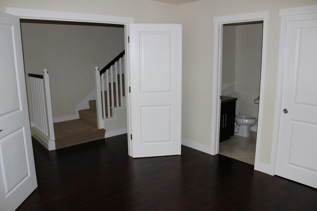 Building Photo - 417 Gene Ct