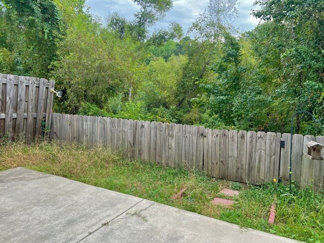 Building Photo - 528 Scenic Dr