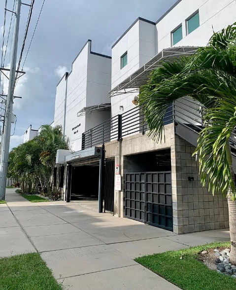 Building Photo - 5008 S MacDill Ave