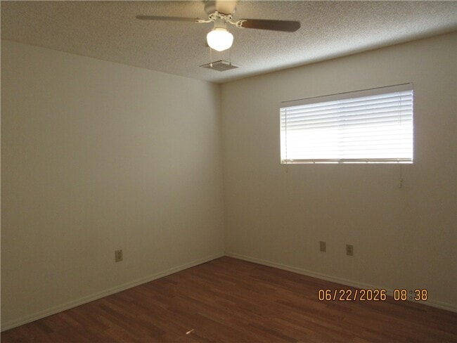 Building Photo - 3096 E Butler Ave