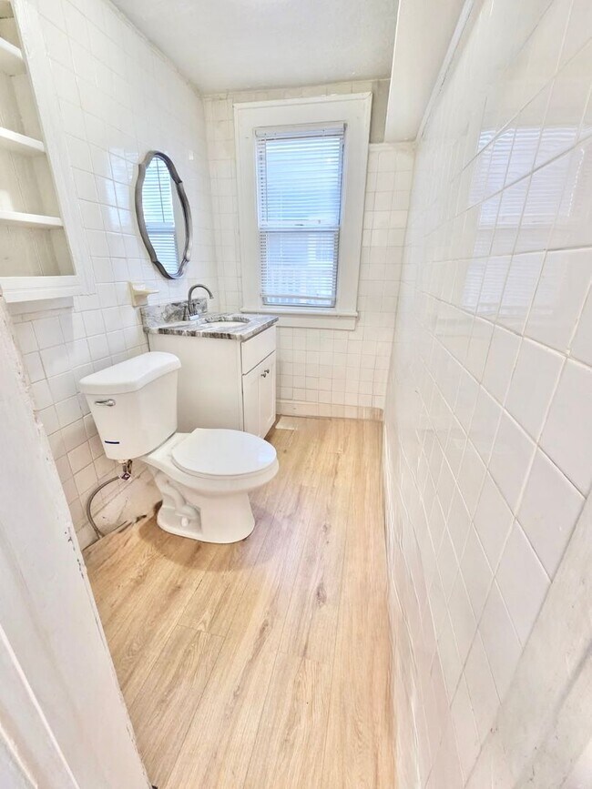 Building Photo - ***4 Bed RENOVATED house/ODU Students welcome! Granite countertops