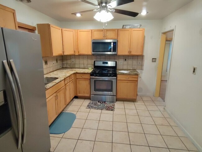Building Photo - Beautiful, sprawling, brick ranch - $1700/mo