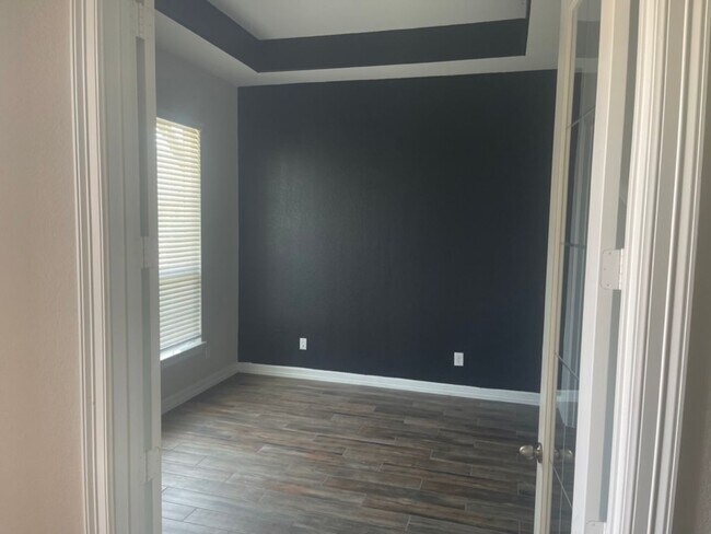 Building Photo - Gorgeous 4-bedroom home!