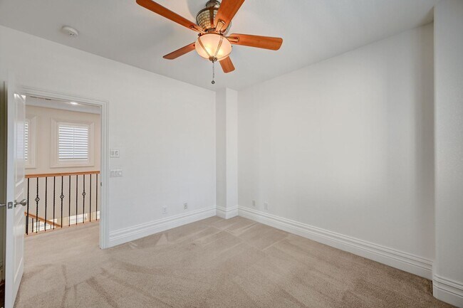 Building Photo - Stunning Rhodes Ranch Four Bedroom