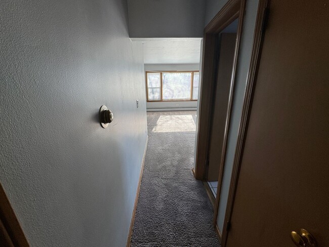 Building Photo - 8244 W Forest Preserve Ave