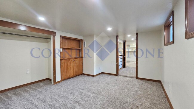 Building Photo - Charming mid century home in Nampa