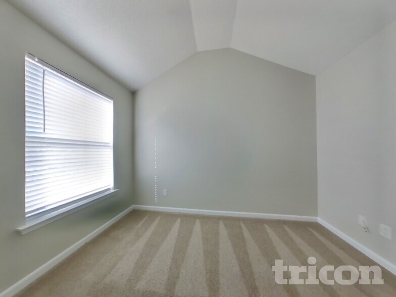 Building Photo - 5001 Serenity Point Ln