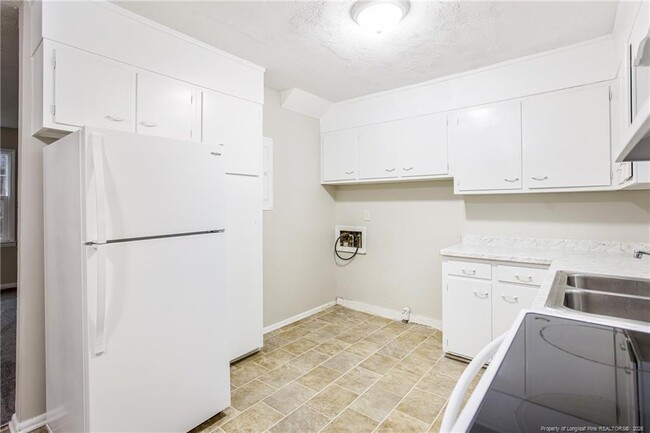 Building Photo - 828 Pilot Ave