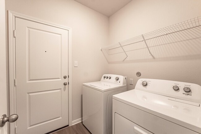 Building Photo - 15419 Maple Ter Dr
