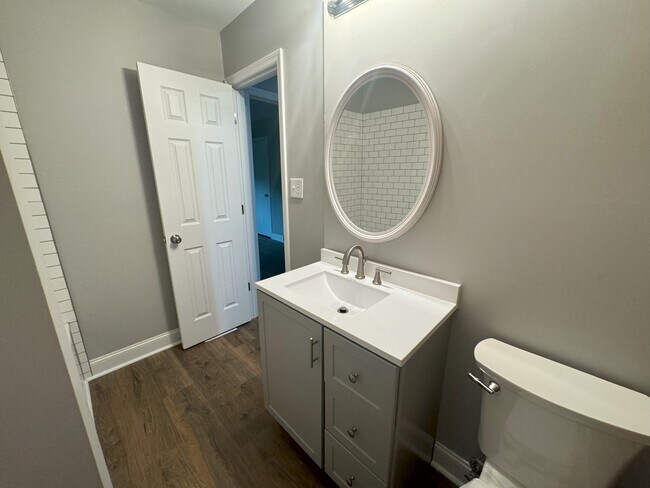 Building Photo - View Point Realty