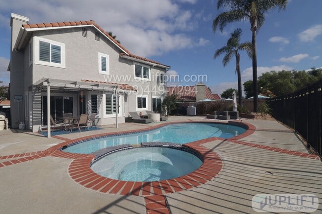 Building Photo - 4 Bedroom Home with Pool & Spa
